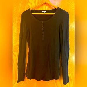 Black Splendid long sleeved essential Henley size Large in great shape